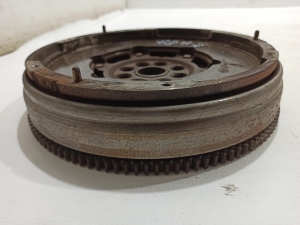  Clutch flywheel 