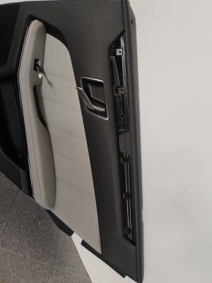  Upholstery of rear side doors 