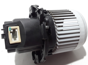 Dacia Dokker (2012–2017) Heater blower motor 272103931R - 3