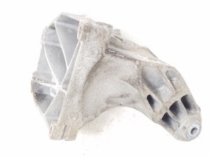 Mercedes Benz E-Class W212 (2009–2015) Engine bracket A6512230004 - 3