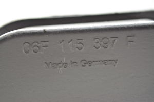 Volkswagen Passat B6 (2005–2010) Eļļas filtra korpuss 06F115397F - 3