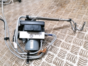 Tesla Model 3 3 (2016–2024) ABS unit 1044745-00-B - 3