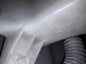 Land Rover Freelander (2006–2014) Scheibenwaschbehälter vorne 6H5217C627CB - 3