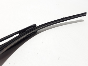  Windshield wiper blade 