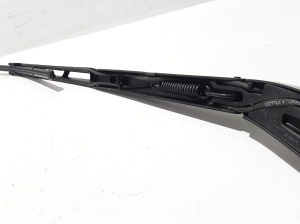  Windshield wiper blade 