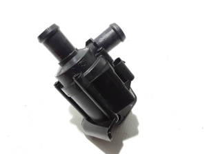 AUDI A6 C8 (2018–2025) Zusatzwasserpumpe 06H121601N - 3