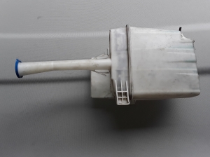 TOYOTA Avensis T25 (2003–2008) Front washer fluid reservoir E11015024 - 3