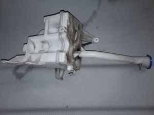 TOYOTA Verso (2009–2017) Scheibenwaschbehälter vorne 853100F030 - 3