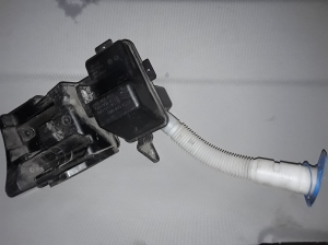Volkswagen Tiguan (2007–2016) Front washer fluid reservoir 5N0955453 - 3