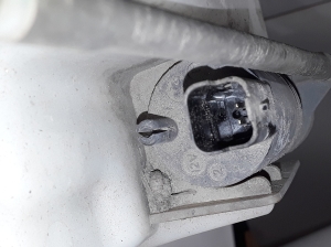 RENAULT Trafic III (2014–2022) Front washer fluid reservoir 289105241R - 3