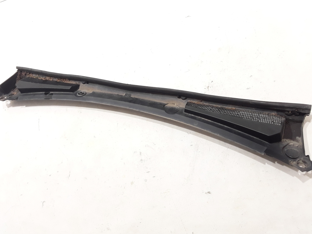 Used RENAULT Trafic Windshield wiper mechanism trim to the glass 668114420R