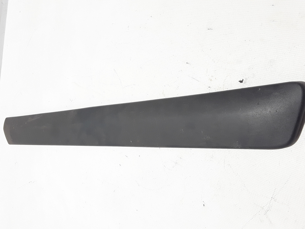 Dacia Logan I (2004–2012) Front door molding 8200476580 Dacia Logan I (2004–2012) Front door molding 8200476580