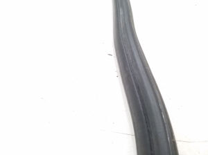  Front door sealing rubber 