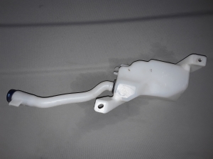 Alfa Romeo Giulietta (2010–2026) Front washer fluid reservoir B805 - 2