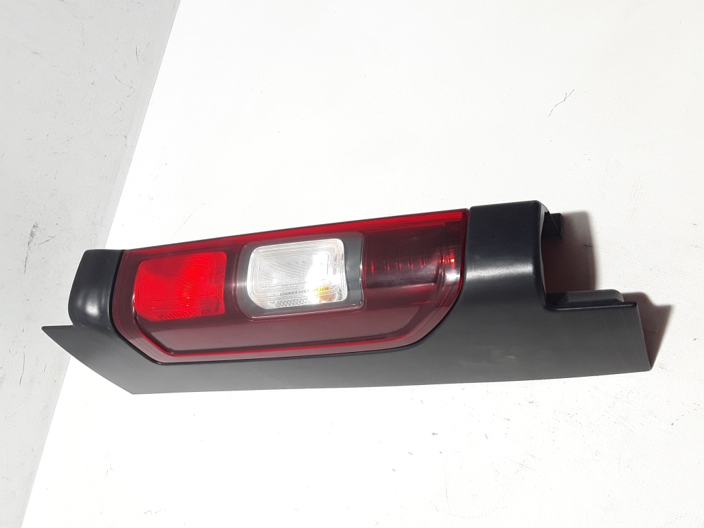 RENAULT Trafic 3 generation (2014-2023) Rear Right Taillight Lamp 265504656R 21619295