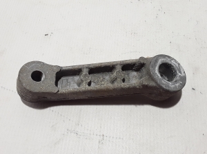  Engine holder 