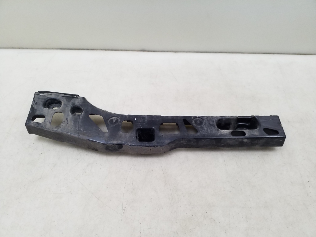 BMW 5 SERIES G31 (2017–2026) Välise aknalaua klamber 7387348 BMW 5 SERIES G31 (2017–2026) Välise aknalaua klamber 7387348