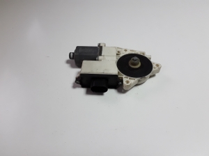 BMW X3 E83 (2003–2010) Front door window regulator motor 6925964 - 3