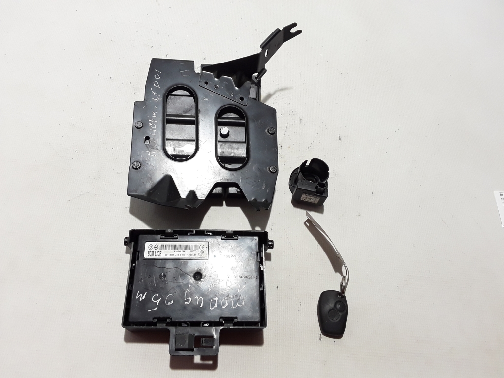 RENAULT Modus 1 generation (2004-2012) Motor ECU sæt 21706602