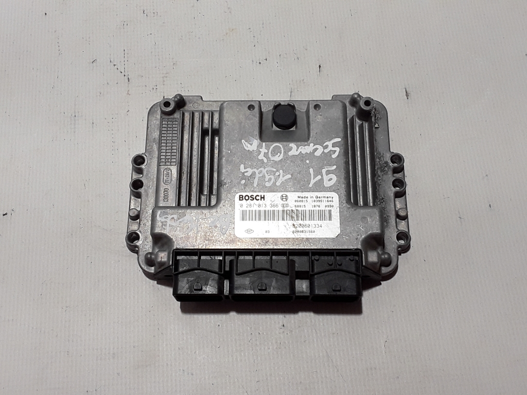 RENAULT Scenic 2 generation (2003-2010) Engine Control Unit ECU 8200601334 21706547