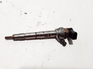  Fuel injector 