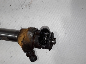  Fuel injector 