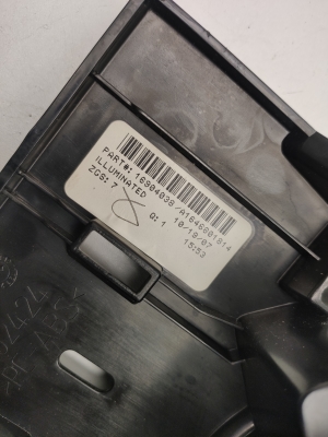 Mercedes Benz ML-Class 164 (2005–2011) Cup holder A1646800714 - 2