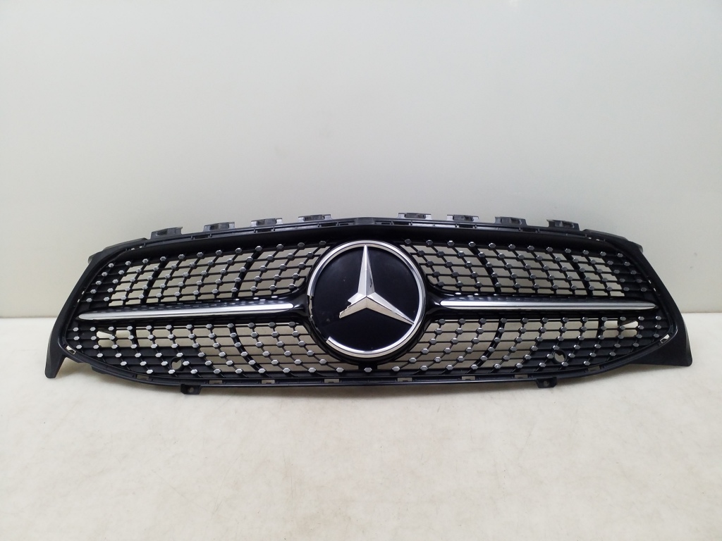 Mercedes Benz CLA-Class W118 (2019–2026) Priekšējā reste A1188880000 Mercedes Benz CLA-Class W118 (2019–2026) Priekšējā reste A1188880000