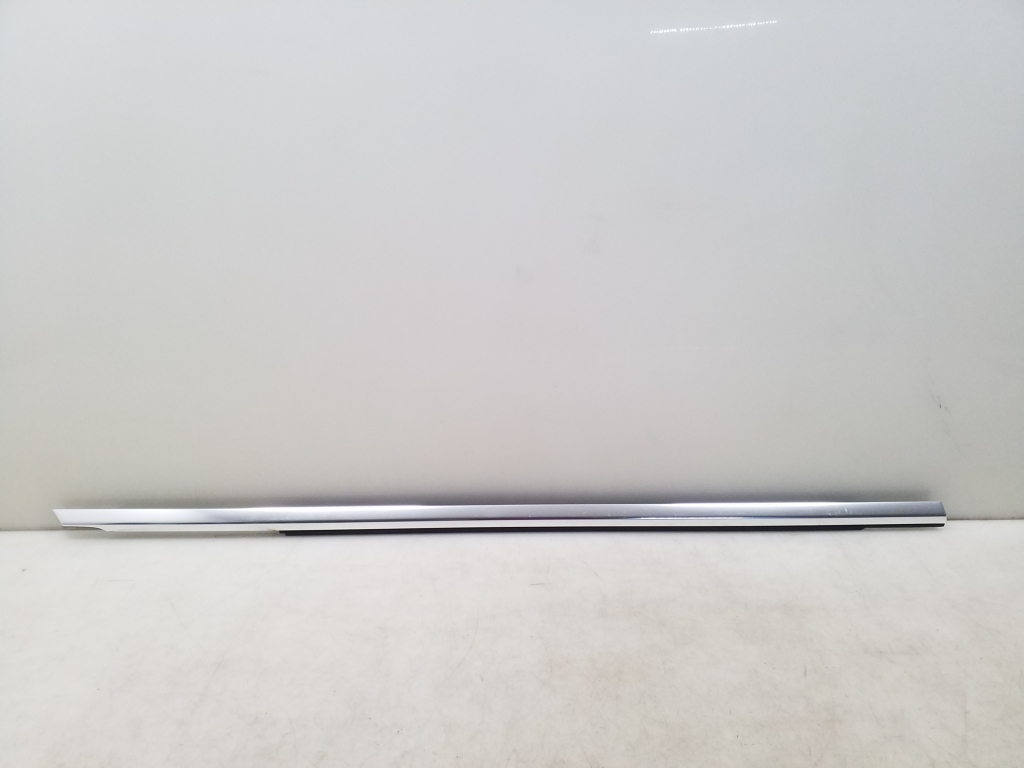 MERCEDES-BENZ E-Class W213/S213/C238/A238 (2016-2024) Priekinių dešinių durų stiklo juostelė A2137200224 24988616
