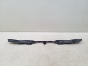 Front grille bracket - 8W6853037