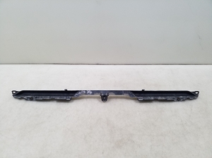 AUDI A5 (2016–2026) Front grille bracket 8W6853037 - 3