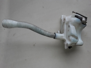 Citroen Berlingo (2008–2018) Front washer fluid reservoir 9671568380 - 3