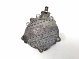 AUDI S5 8T3 (2007–2016) Vacuum pump 06E145100R - 2