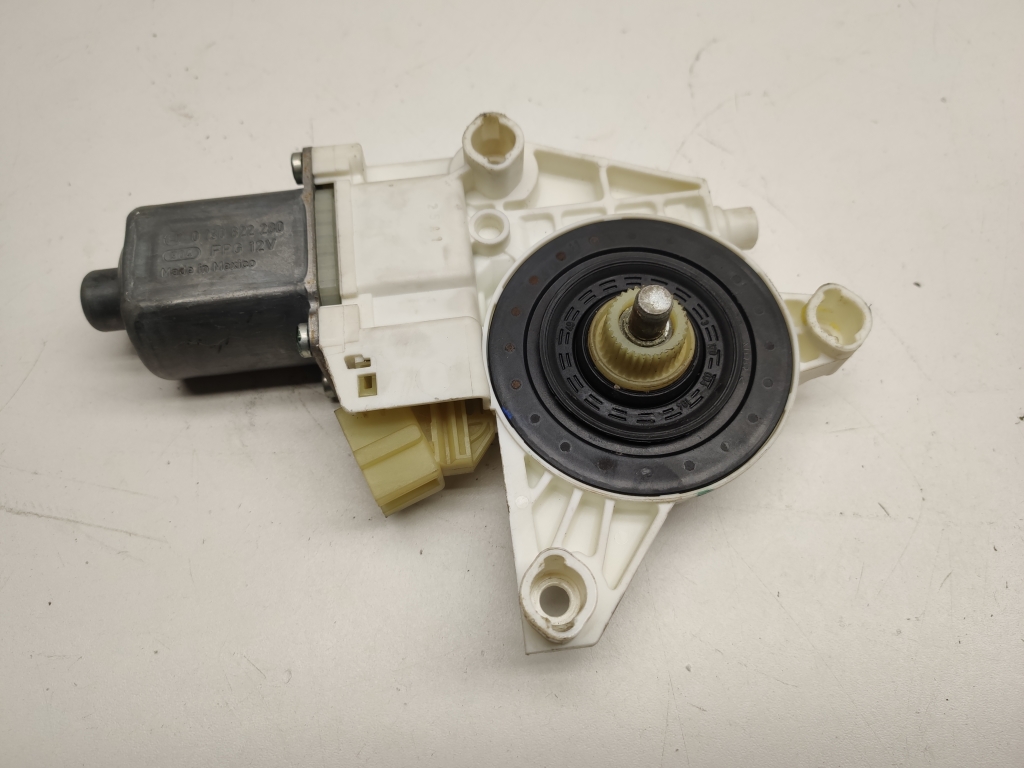 MERCEDES-BENZ M-Class W164 (2005-2011) Rear Right Door Window Control Motor A2518200208 21687723