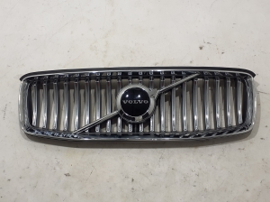  Front grille 