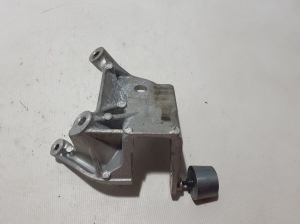  Engine holder 