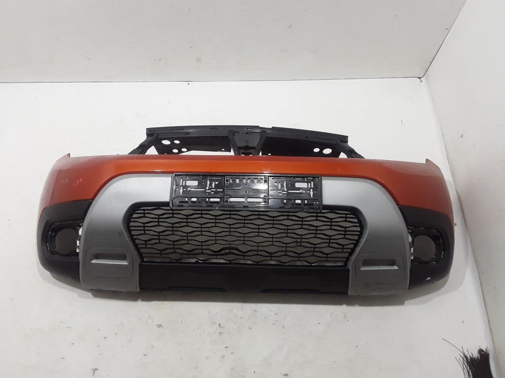 Used Dacia Duster Front bumper 620221776R
