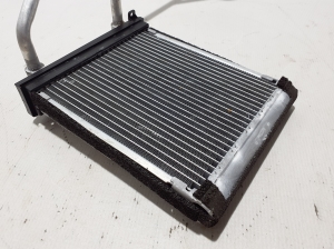  Interior shoulder radiator 