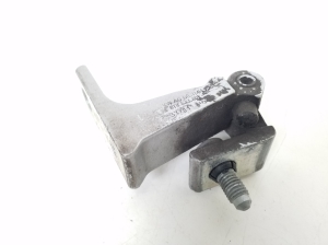   Rear side door lower hinge  - 8T8833401 