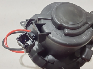  Cabin shoulder motor 