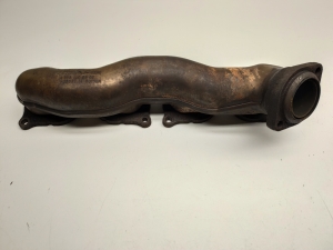  Exhaust manifold 