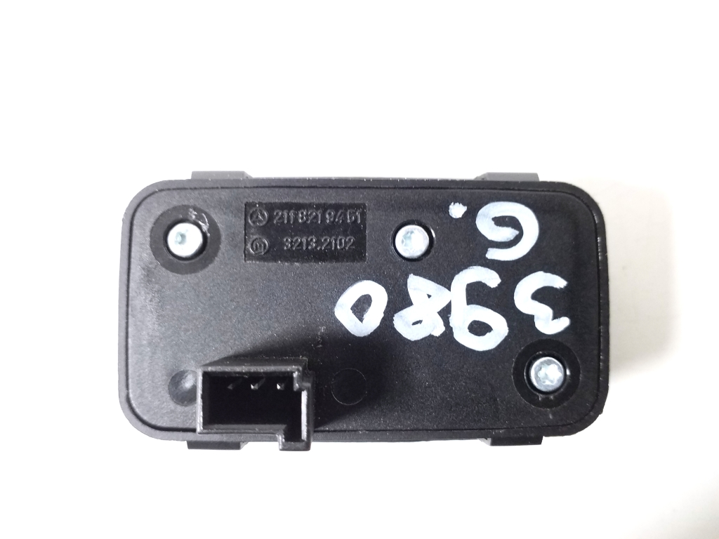 MERCEDES-BENZ C-Class W204/S204/C204 (2004-2015) Switches A2118219451 21737620