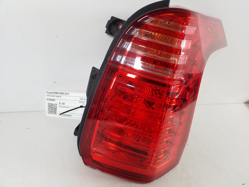 PEUGEOT 5008 1 generation (2009-2016) Rear Right Taillight Lamp 9672666680 21738767