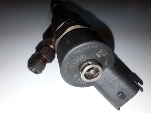 Suzuki Grand Vitara II (2005–2015) Injektor Einspritzdüse 8200389369 - 3