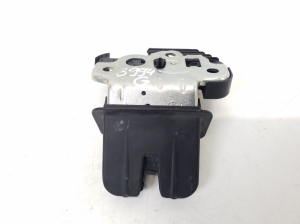   Trunk lid lock  -  