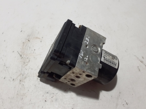 VOLVO V60 (2010–2018) ABS unit 31329137 - 2