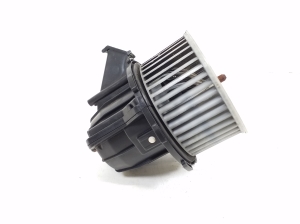   Heater blower motor  - 8K2820021C 