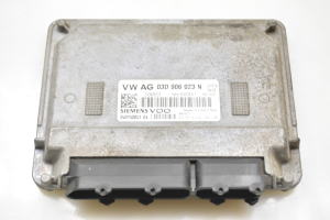 Skoda Fabia MK 2 (2007–2014) Calculateur moteur 03D906023N
