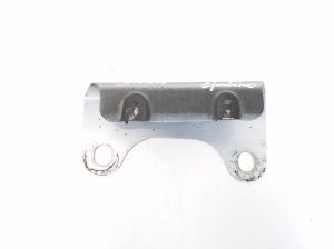 Esiporitiiva kinnitus - 8T0821468A