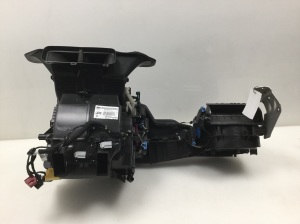 AUDI A4 B7 (2004–2008) Système de chauffage habitacle avec composants 8E1820005J - 8